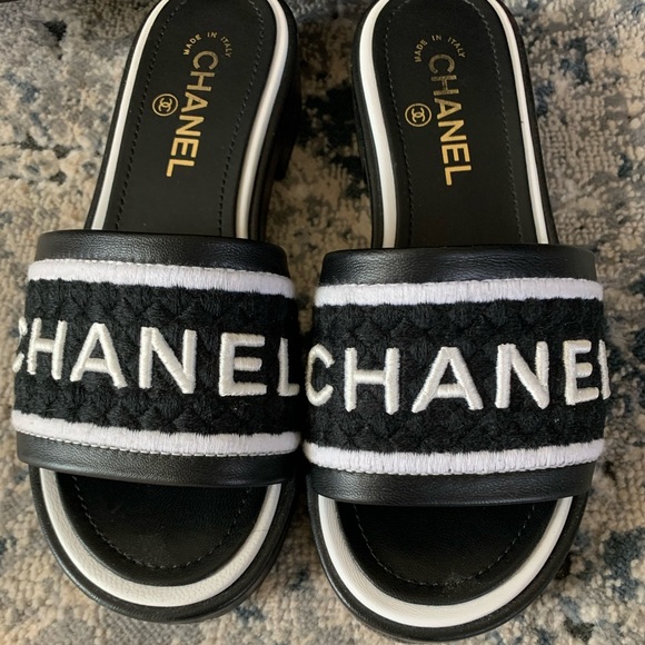 CHANEL | Shoes | Chanel22 Interlocking Cc Logo Slidessize 8 It 38 | Poshmark